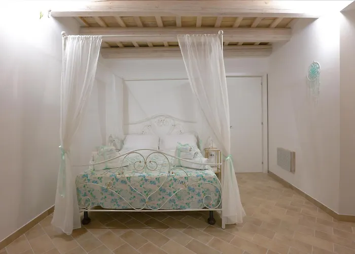 Tullia -Intera Casa-