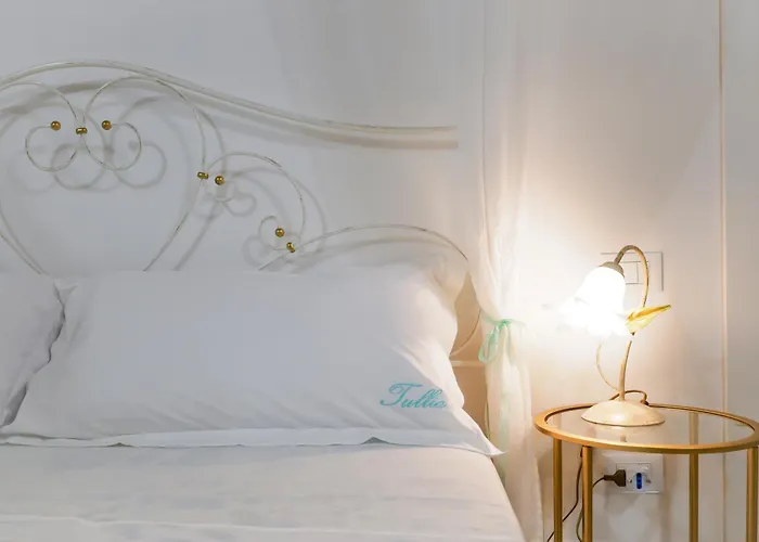 Tullia -Intera Casa-